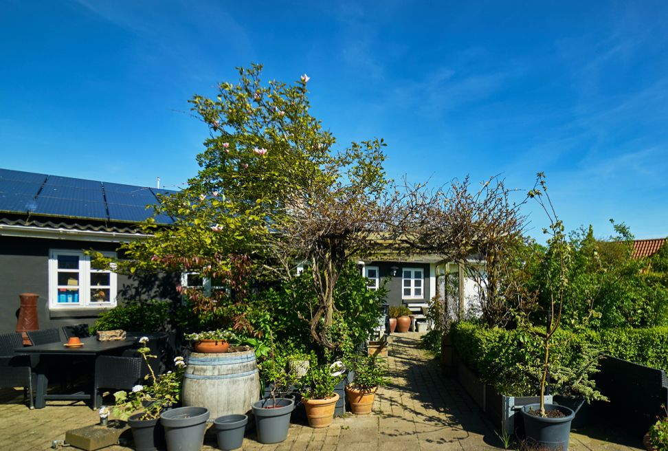 Hovedgaden 23 tæt på købmanden - Elsebeth 23 32 30 50.